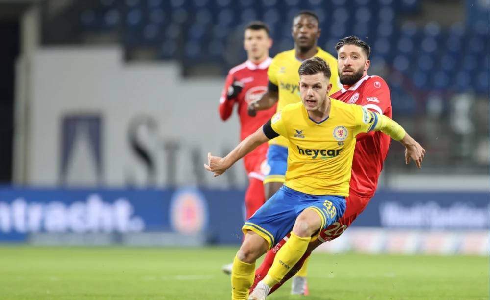 手布克带领 手布克带领